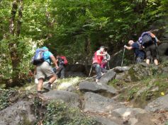 aufstieg-am-wasserfall-acquafraggia1